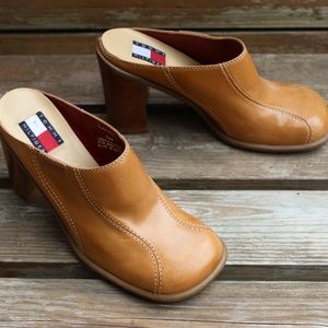 TOMMY HILFIGER  VINTAGE Block Stacked Heel 7.5